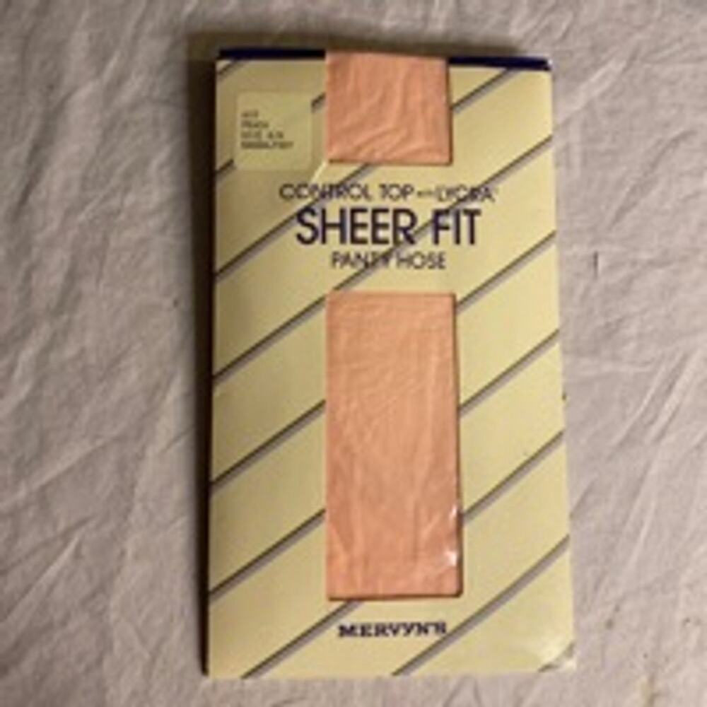 Vintage Sheer Fit Pantyhose Peach S/M Mervyn’s Control Top NIP
